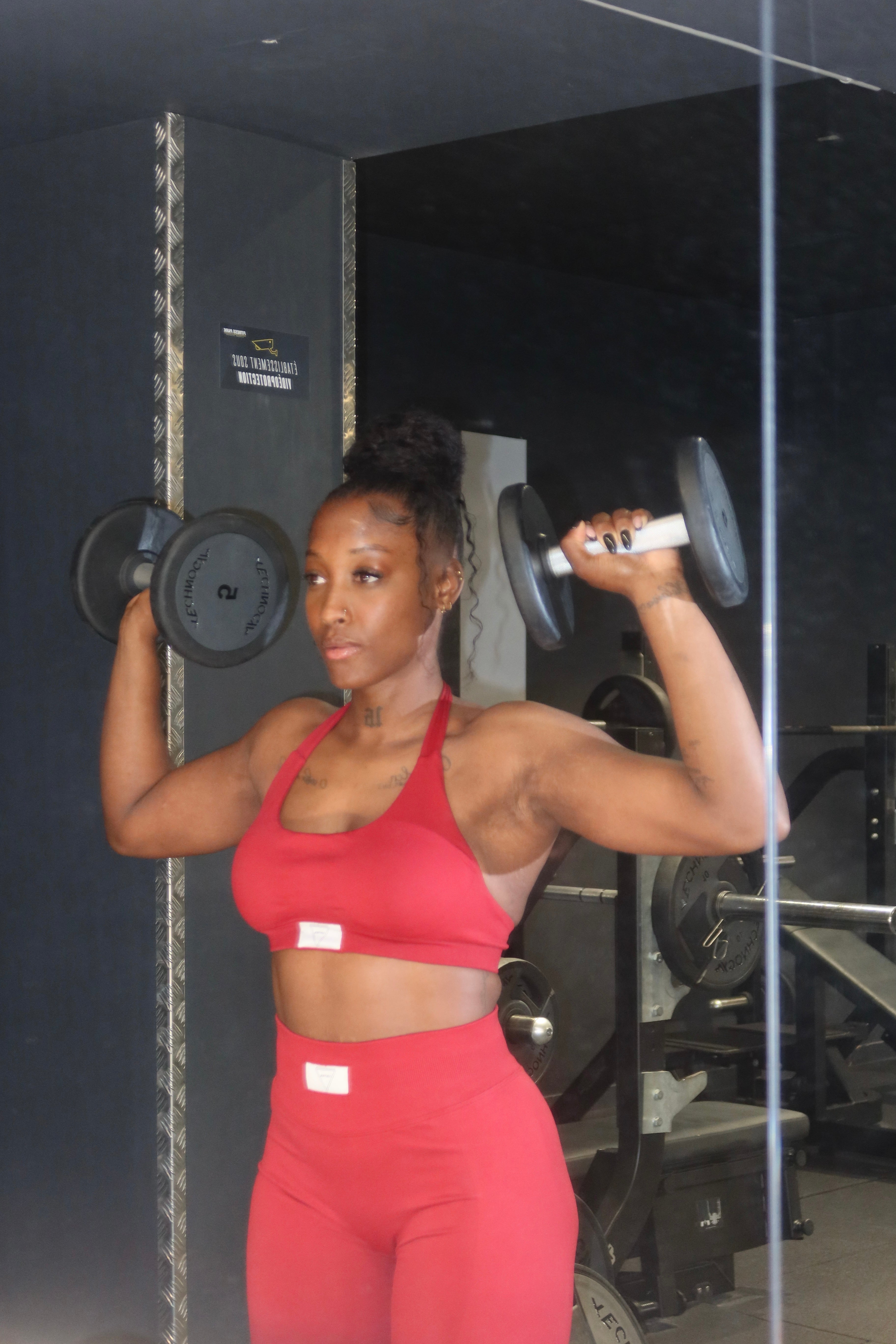 Ensemble de sport femme – Brassière & Legging rouge sculptant