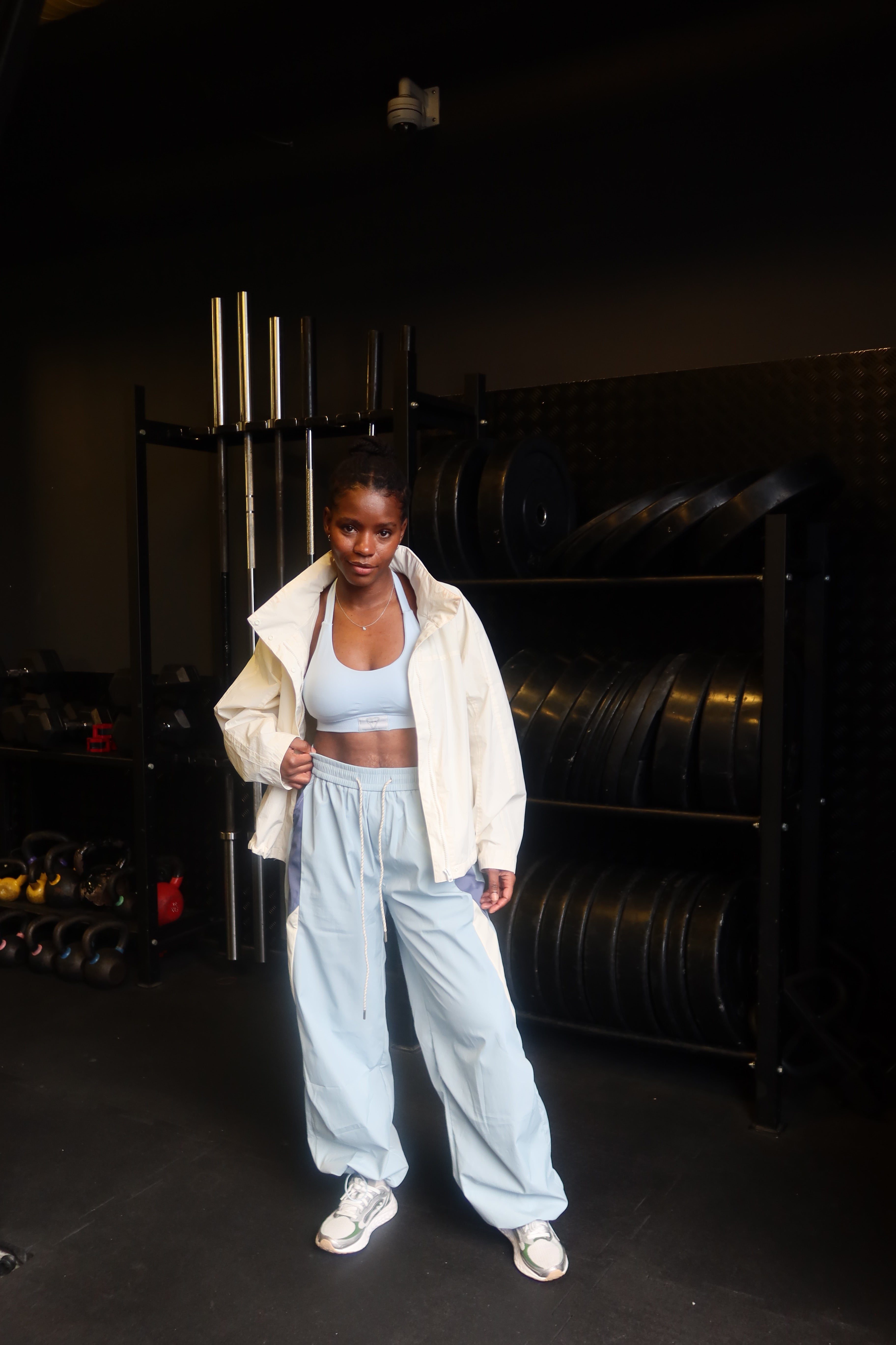 Un pantalon pensé pour bouger librement, même quand le rythme s’accélère